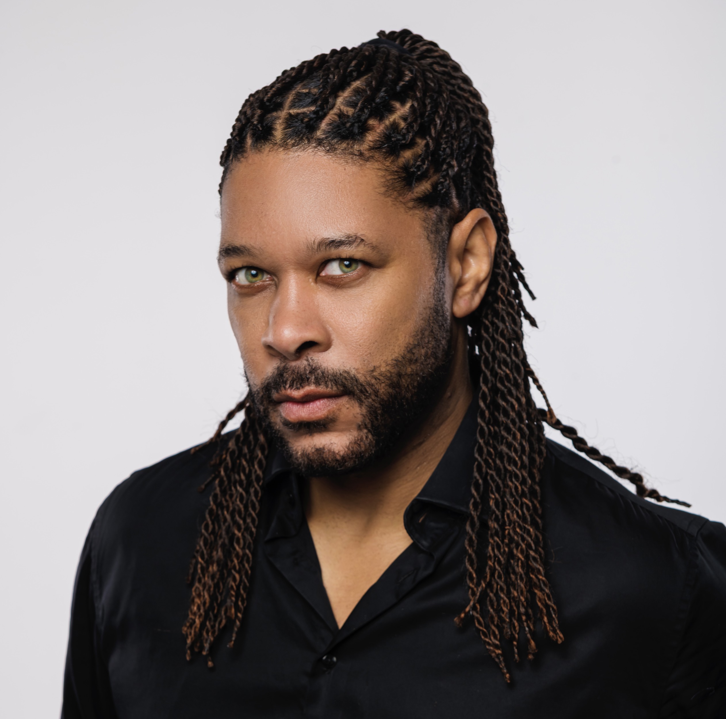 Joti Van Carlos Gore